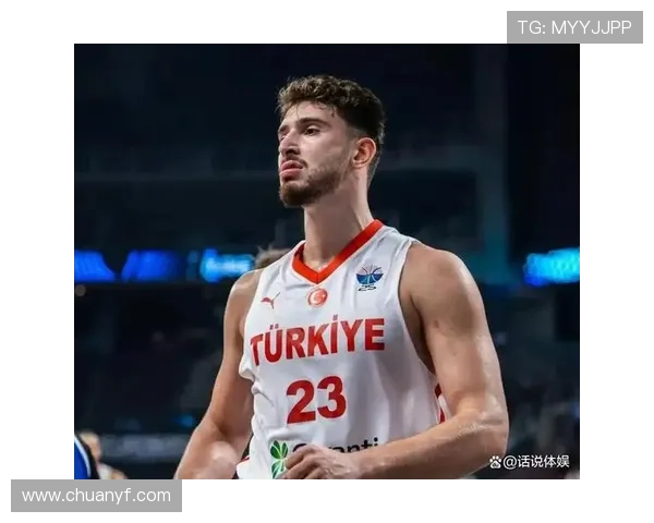 乌度卡称赞卡佩拉护筐与空接能力申京双塔组合展现更强侵略性